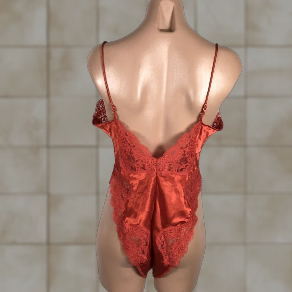 Wonder Maid Non Cling Teddie Adj Straps Lots of Lace Snap Crotch ILGWU 32 L VTG Color Red 1980s Teddie Womens