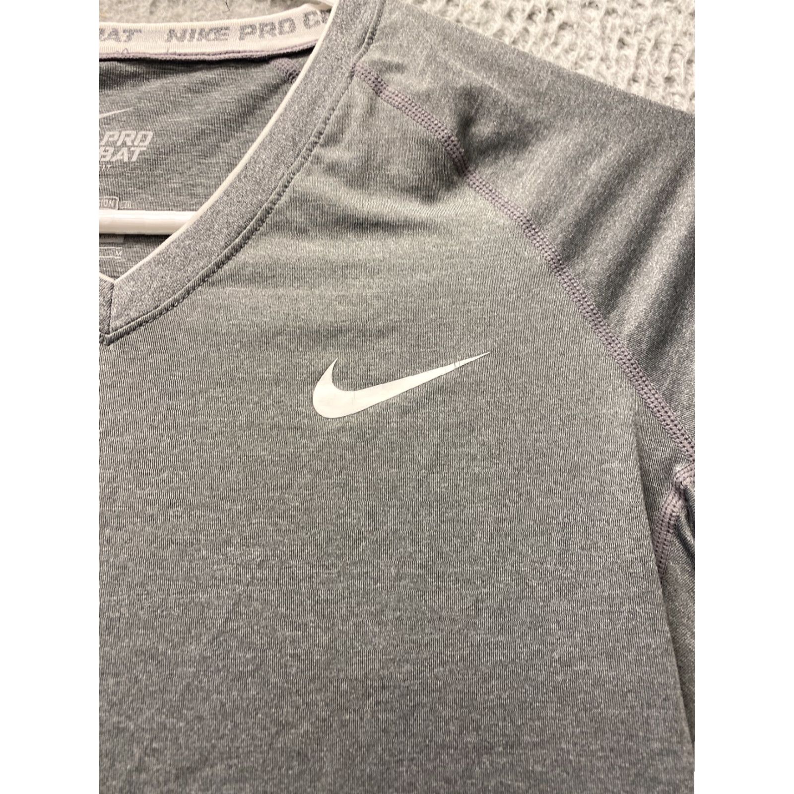 Nike Nike Shirt Womens M gray Running Dri-Fit Long Sleeve Active Fitness 52-66 Size M / US 6-8 / IT 42-44 - 2 Thumbnail