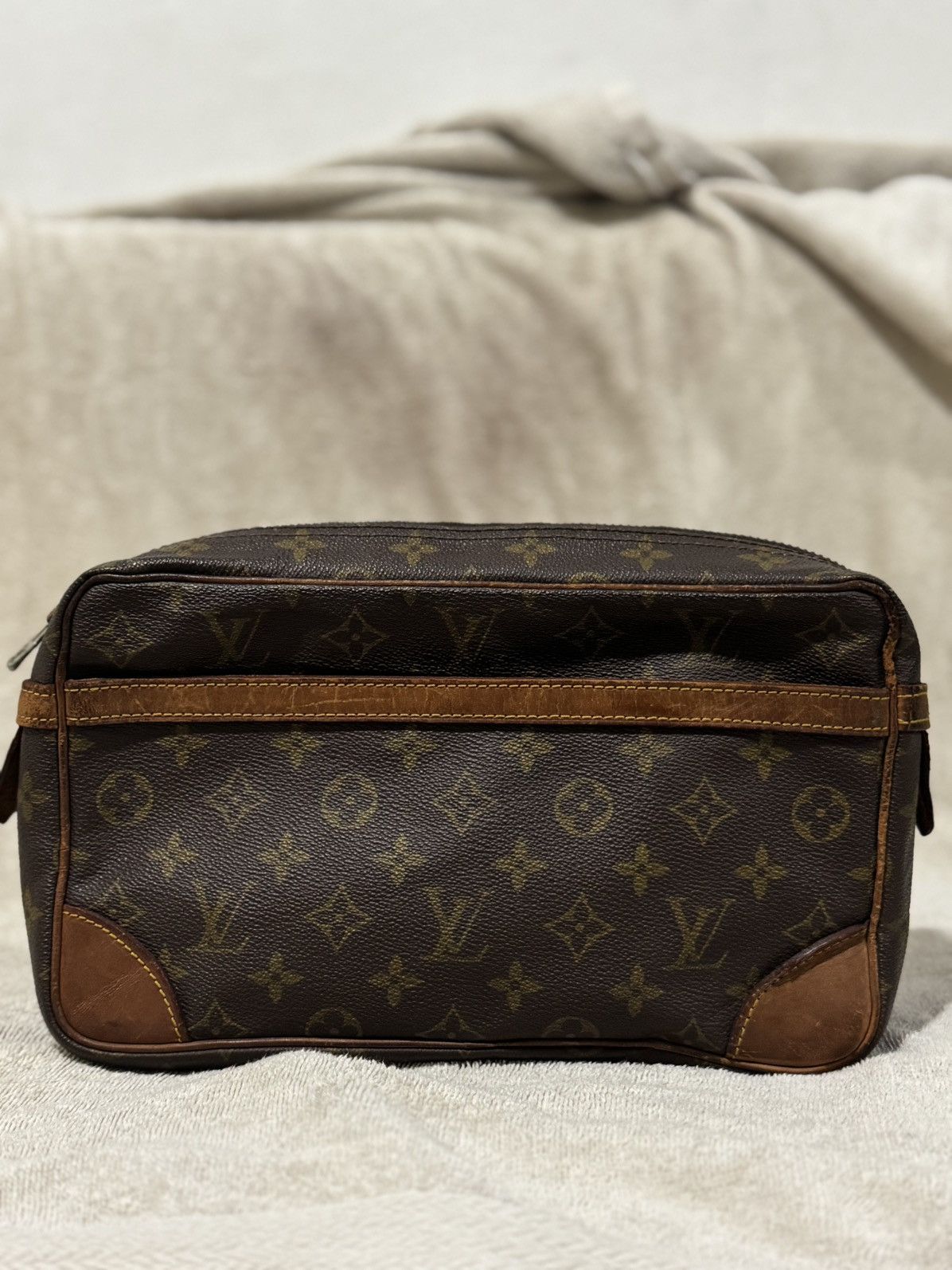 Vintage Louis Vuitton Vintage 1984 Monogram Compiegne Clutch Bag Size ONE SIZE - 3 Thumbnail