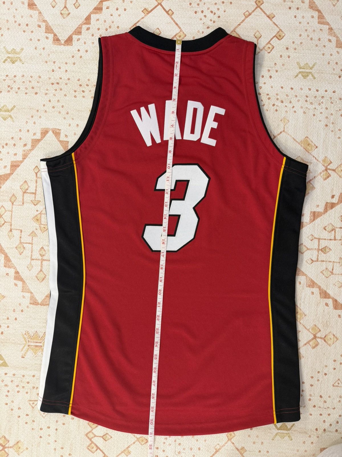 Mitchell & Ness Authentic Dwyane Wade jersey Heat Size US M / EU 48-50 / 2 - 3 Thumbnail