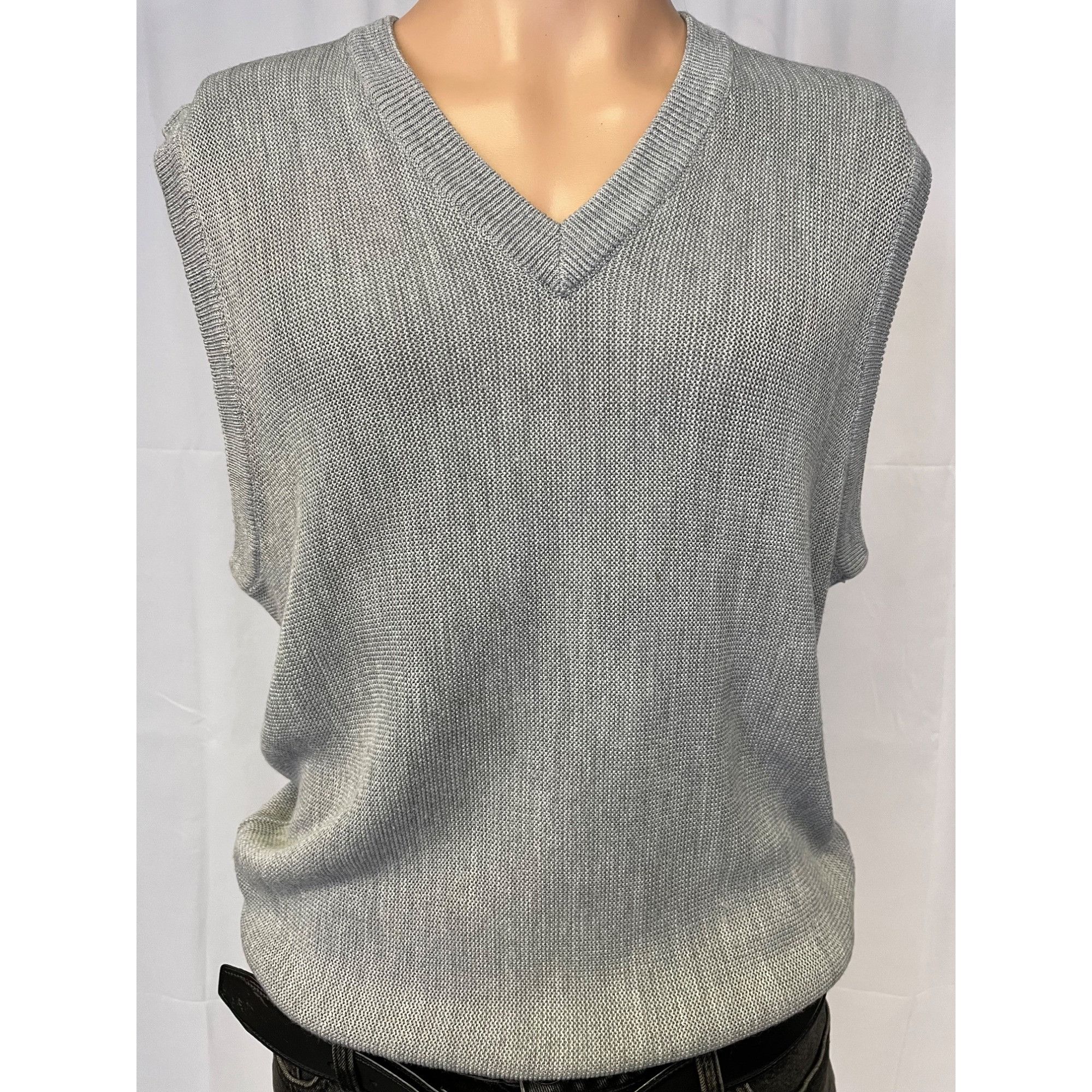 Dockers Dockers Golf Mens Grey V-Neck Sweater Vest Size M Acrylic SK Size US M / EU 48-50 / 2 - 1 Thumbnail