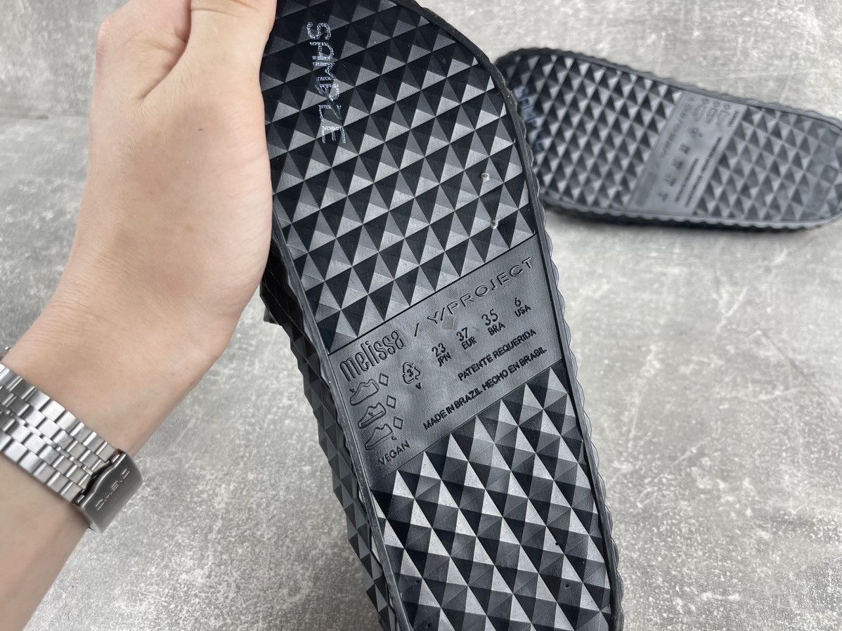 Melissa × Y/Project Melisa Y Project Avant Garde Black Leather Ruber Flip Flop Size US 7 / IT 37 - 8 Thumbnail