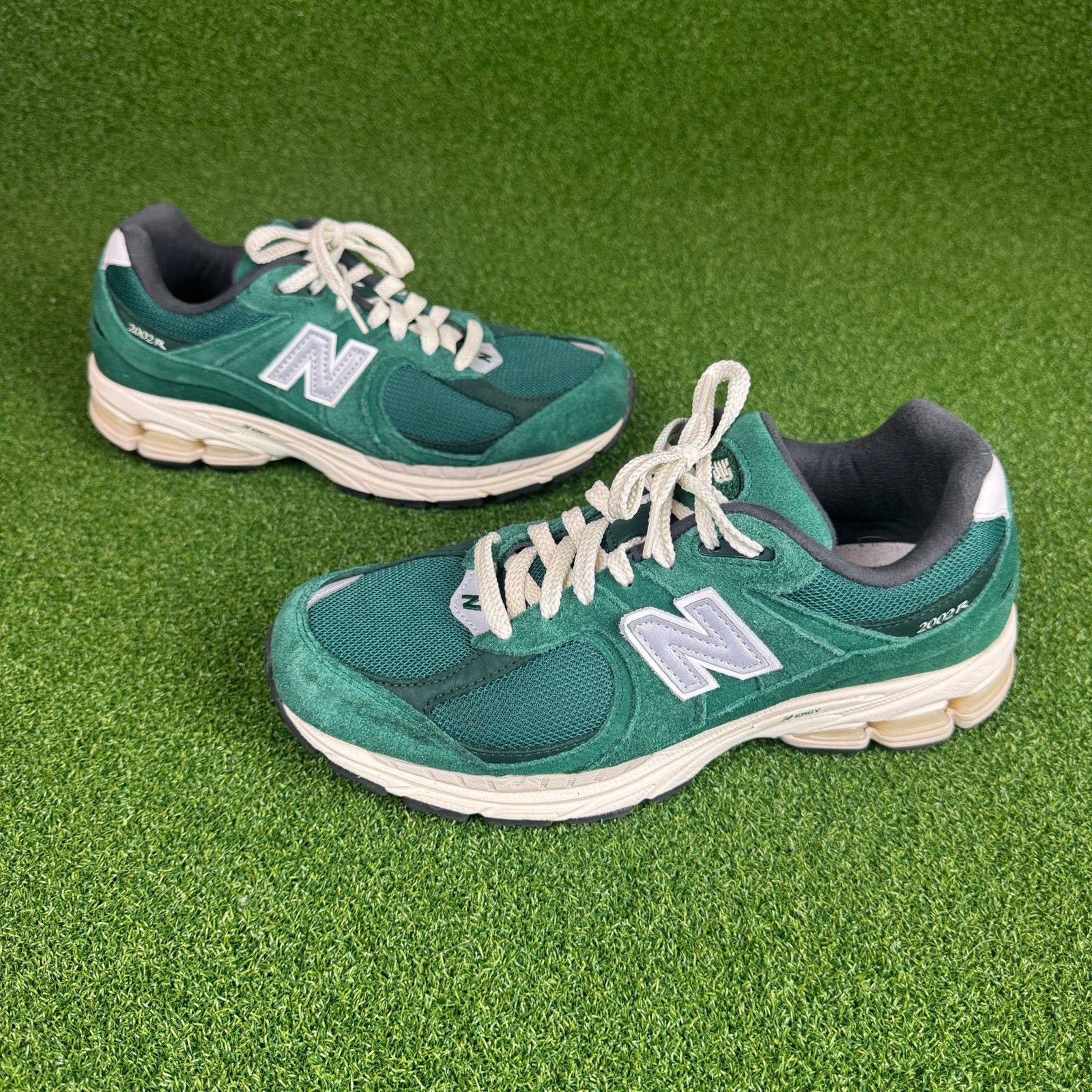 New Balance New Balance 2002R Suede Pack- Forest Green M2002RHBSize 9.5 Size US 9.5 / EU 42-43 - 1 Thumbnail