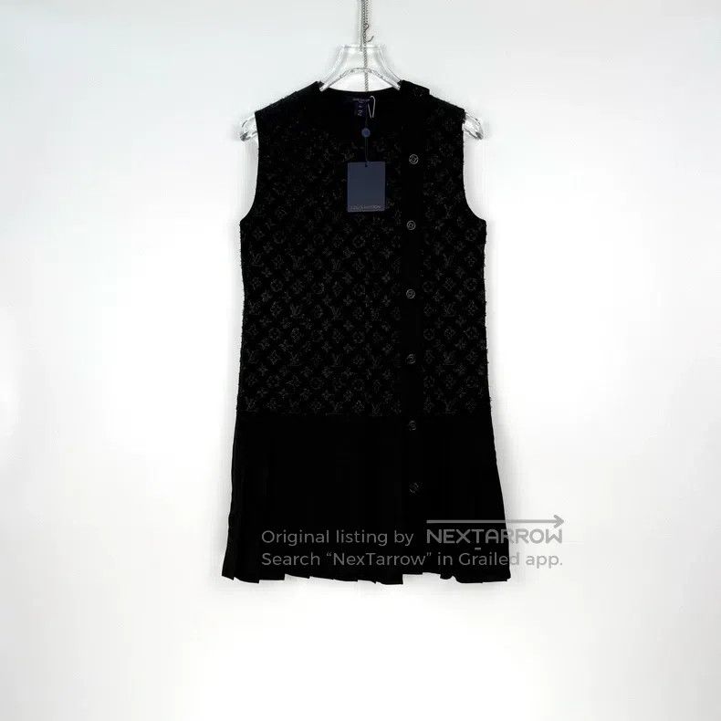 Louis Vuitton Louis Vuitton Black raw-edge full logo mulberry silk vest Size XS / US 0-2 / IT 36-38 - 3 Thumbnail