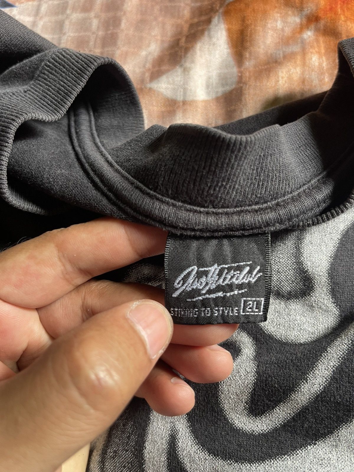 Vintage Rare JustFitid Black Graphic Tee - Urban Street Style Size US M / EU 48-50 / 2 - 3 Thumbnail