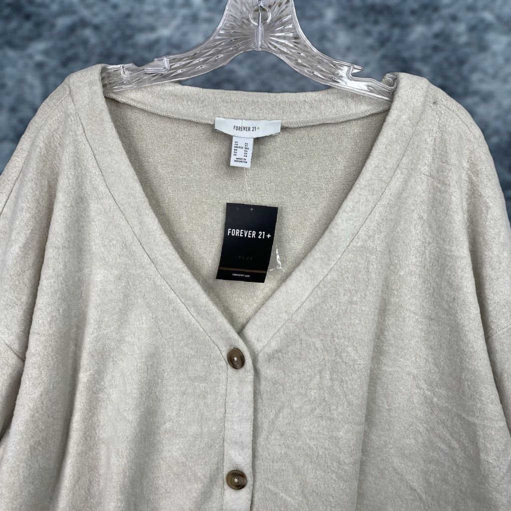 Forever 21 **FOREVER 21 Women's 3X Beige V-Neck Fleece Stretch Cardigan** User: FOREVER 21 Women's 3X Beige V-Neck Fleece Stretch Cardigan Size XXL / US 16-18 / IT 52-54 - 1 Thumbnail