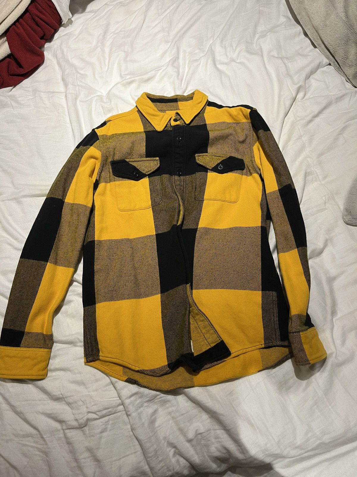 American Eagle Outfitters Yellow/Black Flannel AE button up Size US M / EU 48-50 / 2 - 1 Thumbnail
