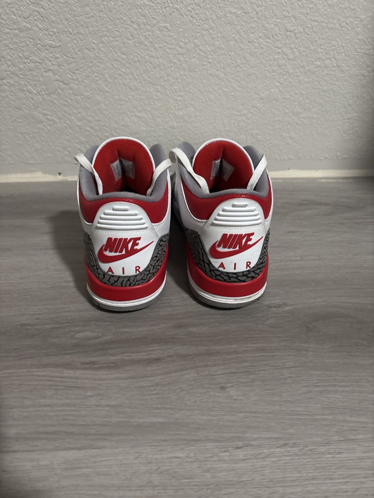 Jordan Brand Jordan 3 Fire Red Size US 11.5 / EU 44-45 - 4 Thumbnail