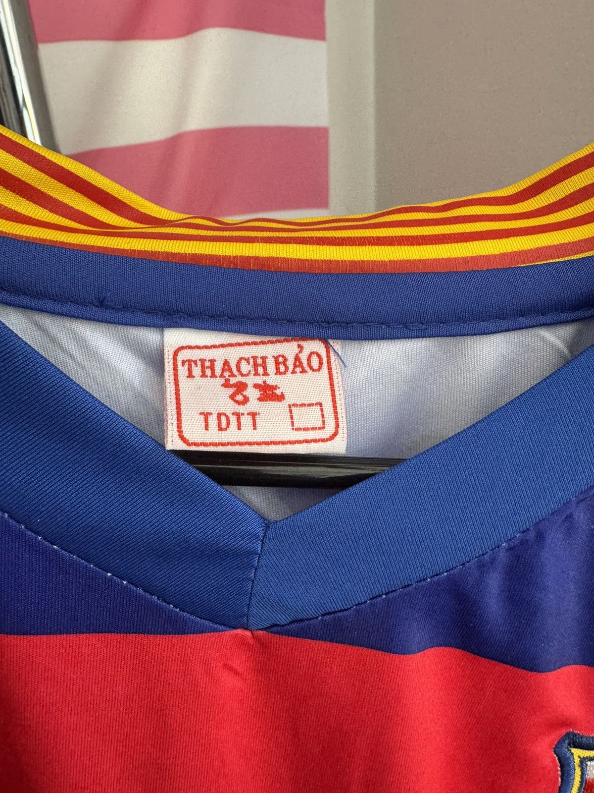 Other Barcelona jersey old one Size US L / EU 52-54 / 3 - 4 Thumbnail