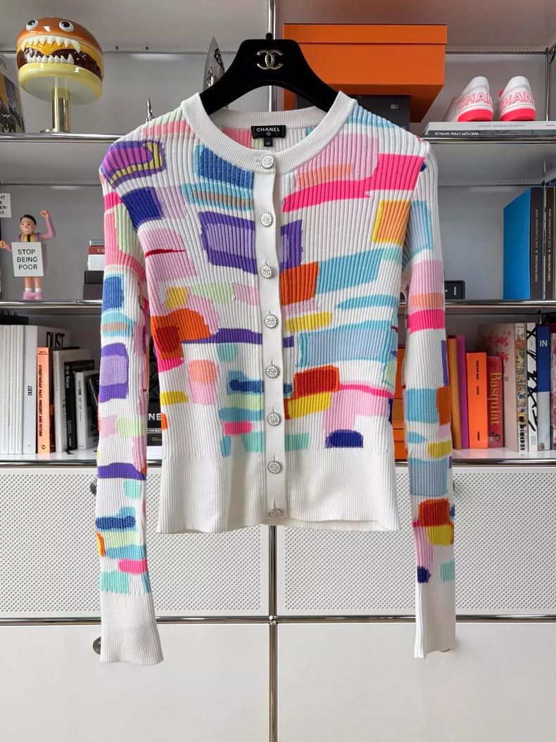 Chanel Chanel 19S Beach Series Catwalk Geometric Rainbow Pattern Size XS / US 0-2 / IT 36-38 - 1 Thumbnail