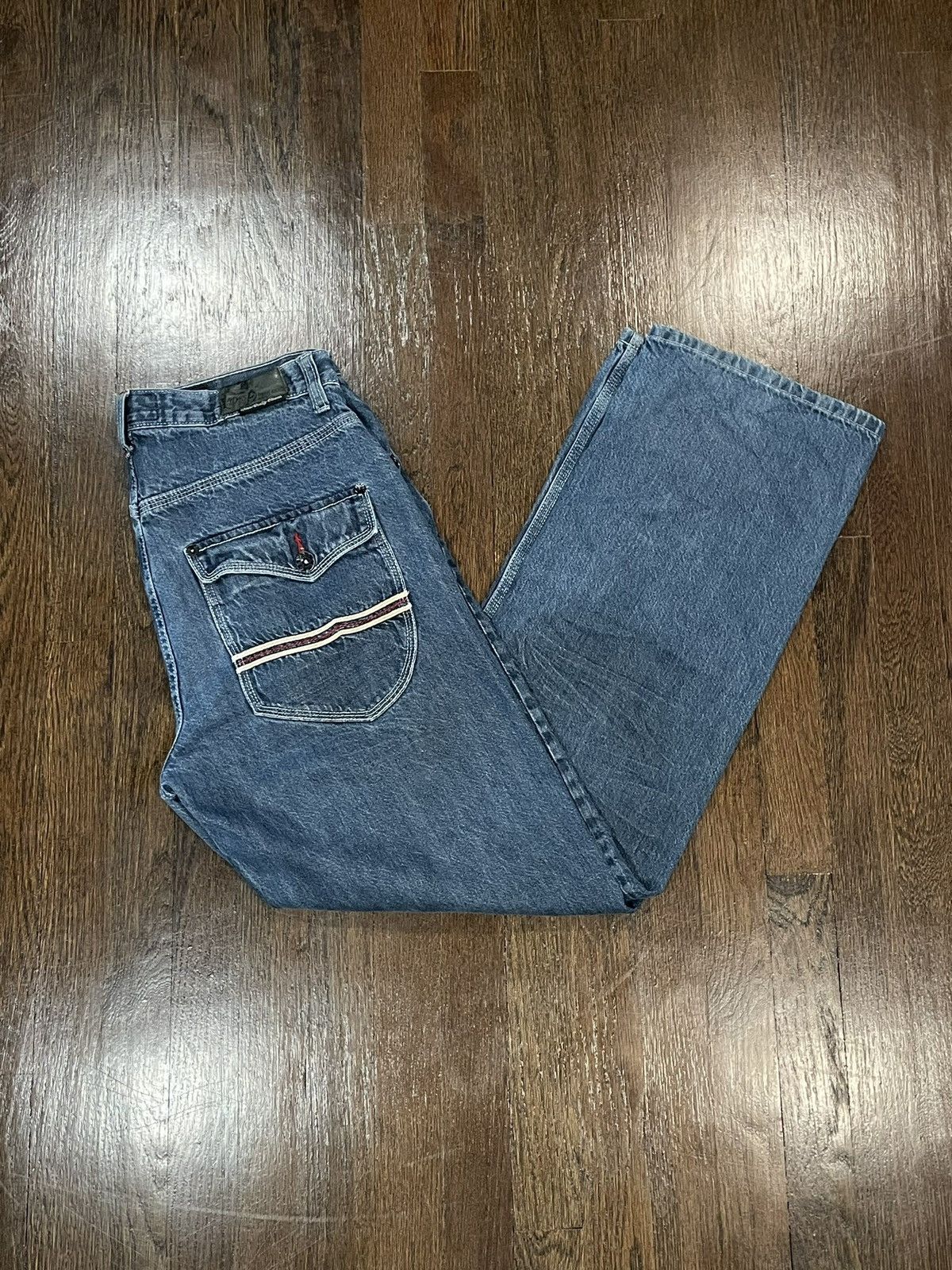 Akademiks Akademiks Vintage Embroidered Jeans Size US 34 / EU 50 - 1 Thumbnail