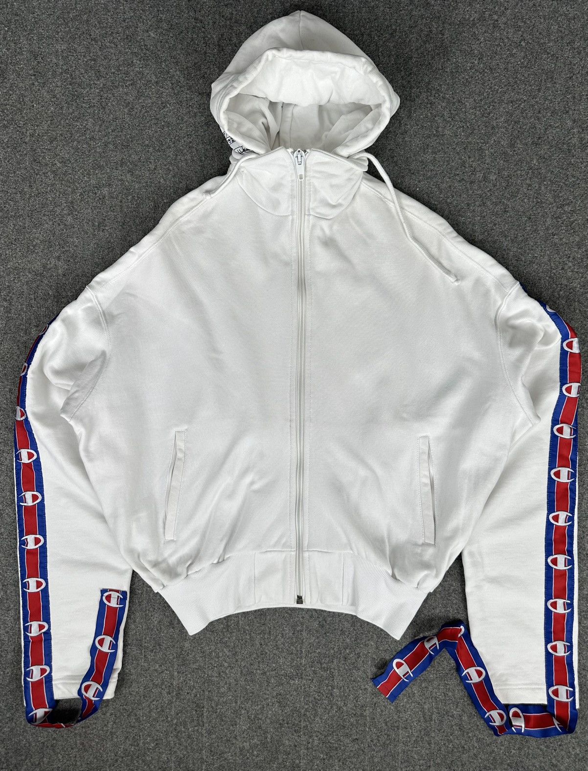 S*y様 正規品 vetements champion 17ss foodie 2017 Champion Vetements In Progress Hoodie | eBay