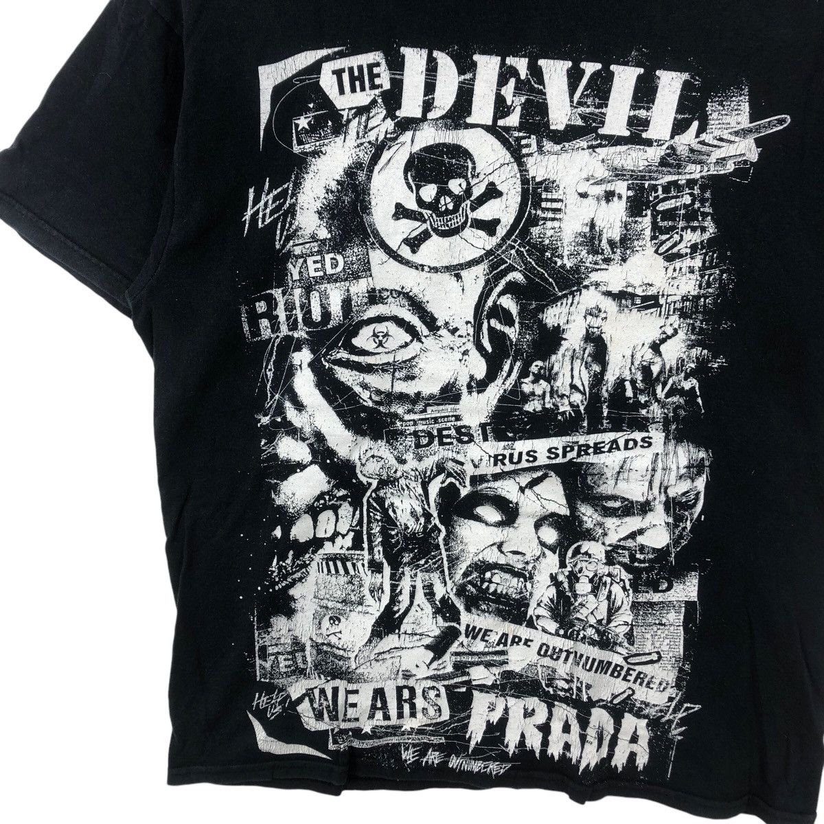Vintage FERRET MUSIC RECORD LABEL The Devil Wears Prada Tee Shirt Size US M / EU 48-50 / 2 - 3 Thumbnail