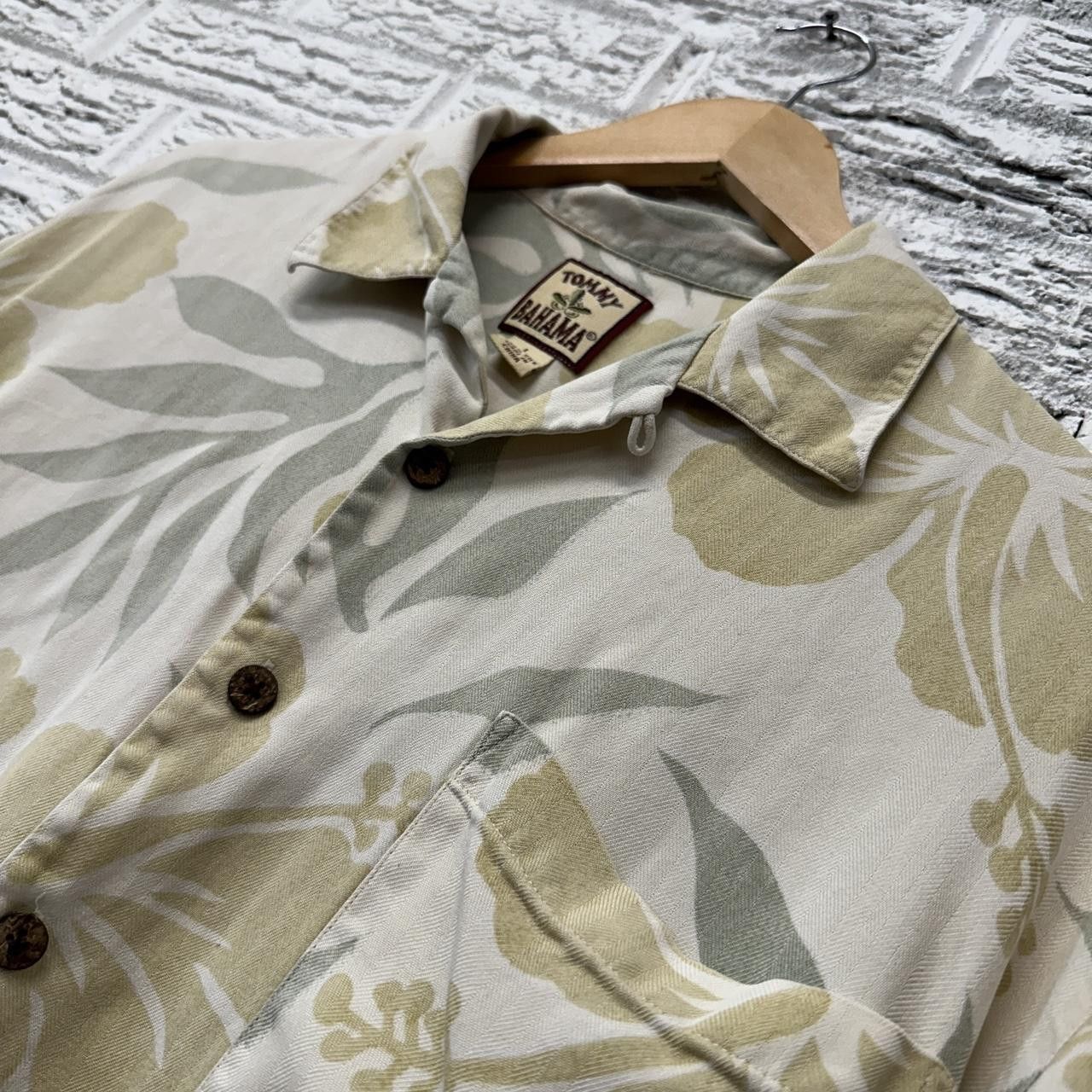 TOMMY BAHAMA 100% Silk Grey Floral Aloha Hawaiian Tropical Shirt outlets Men M Medium