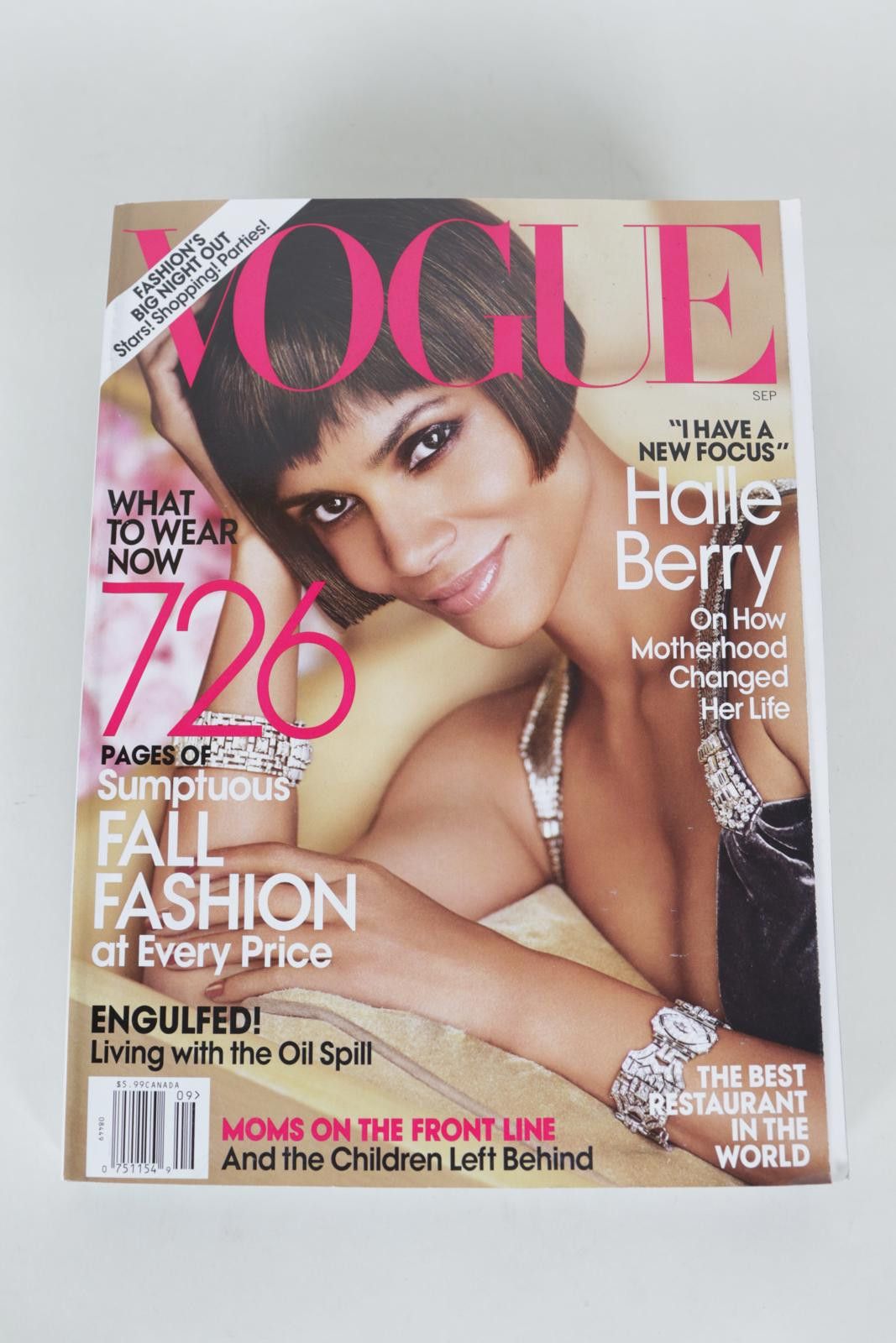 Vogue 2010's Vogue September Halle Berry Magazine Size ONE SIZE - 1 Thumbnail