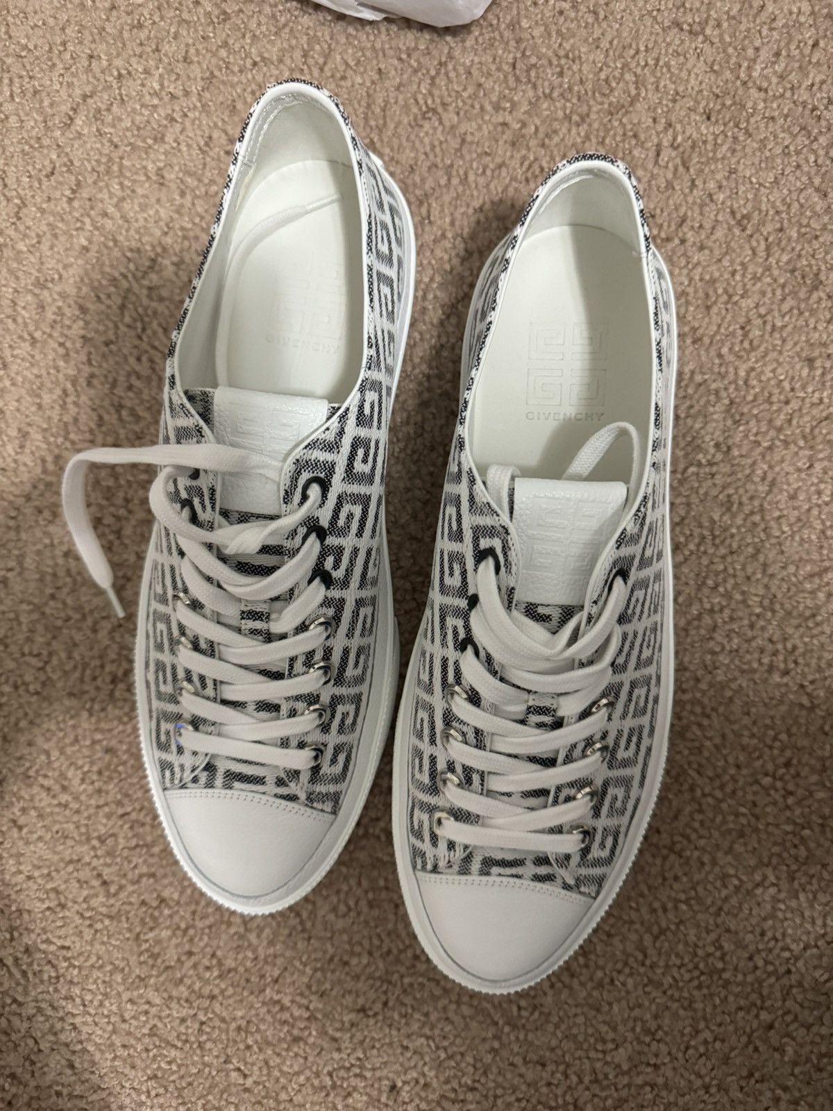 Givenchy Givenchy Men's City Allover Logo Canvas Low-Top Sneakers Size US 11 / EU 44 - 11 Thumbnail