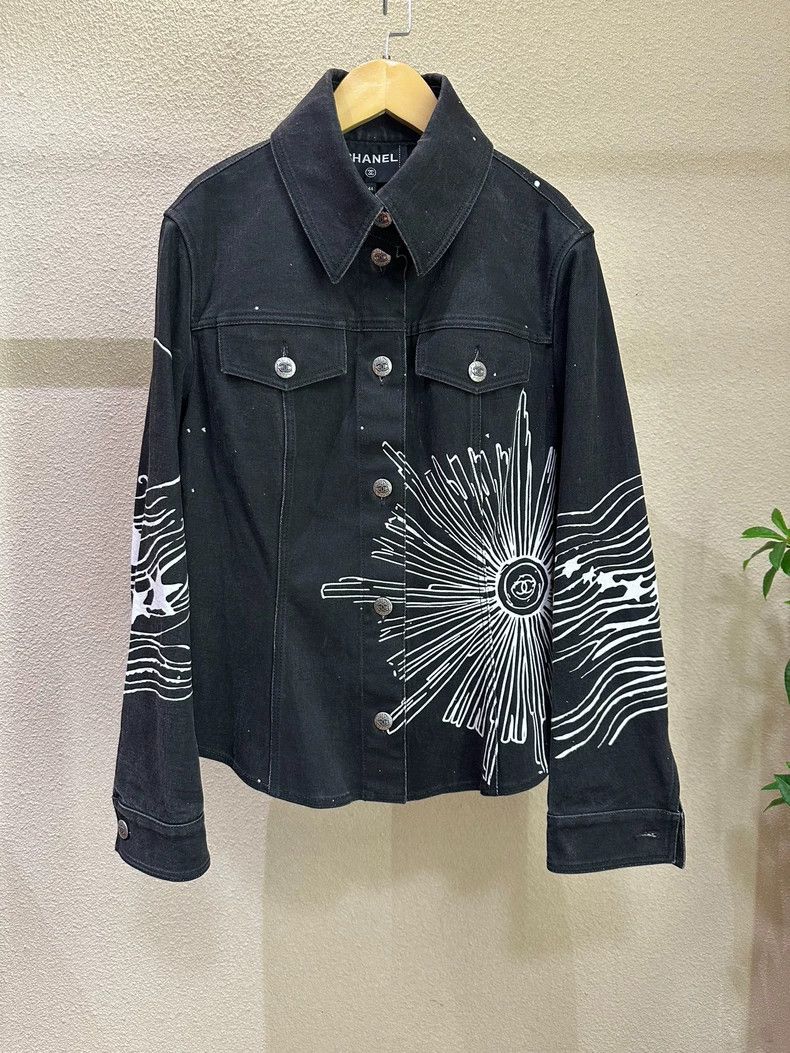 Chanel Chanel 22C sunflower graffiti to make old denim jackets Size M / US 6-8 / IT 42-44 - 1 Thumbnail