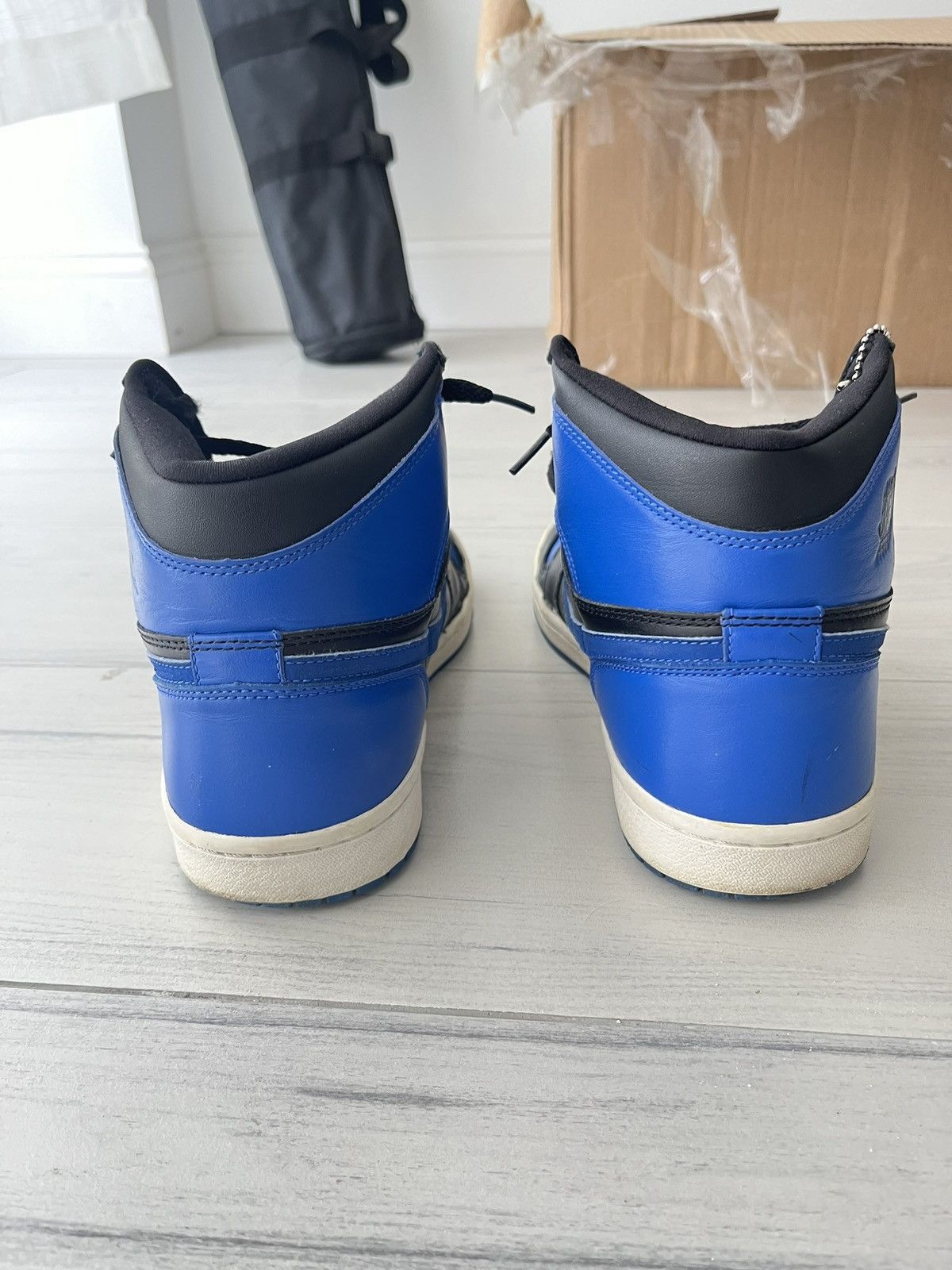Jordan Brand 2001 JORDAN 1 “ROYAL” Size US 10.5 / EU 43-44 - 3 Thumbnail