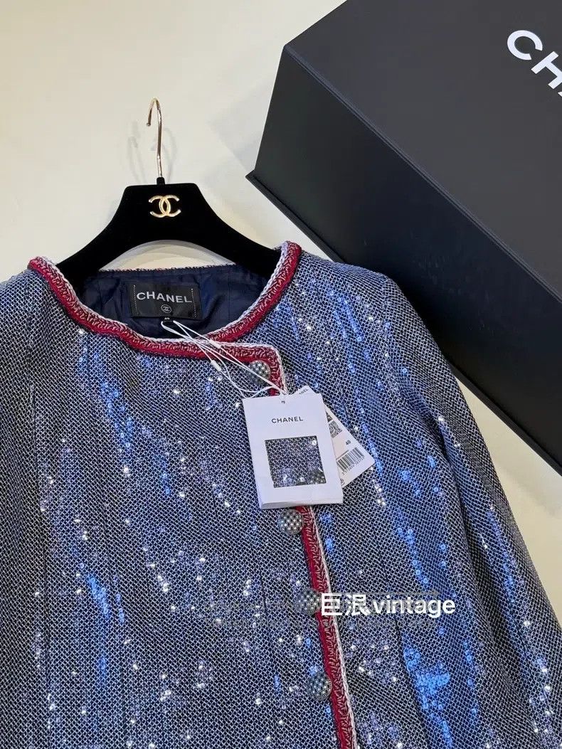 Chanel Chanel 20-year-old silver sequin glitter jacket Size S / US 4 / IT 40 - 2 Thumbnail