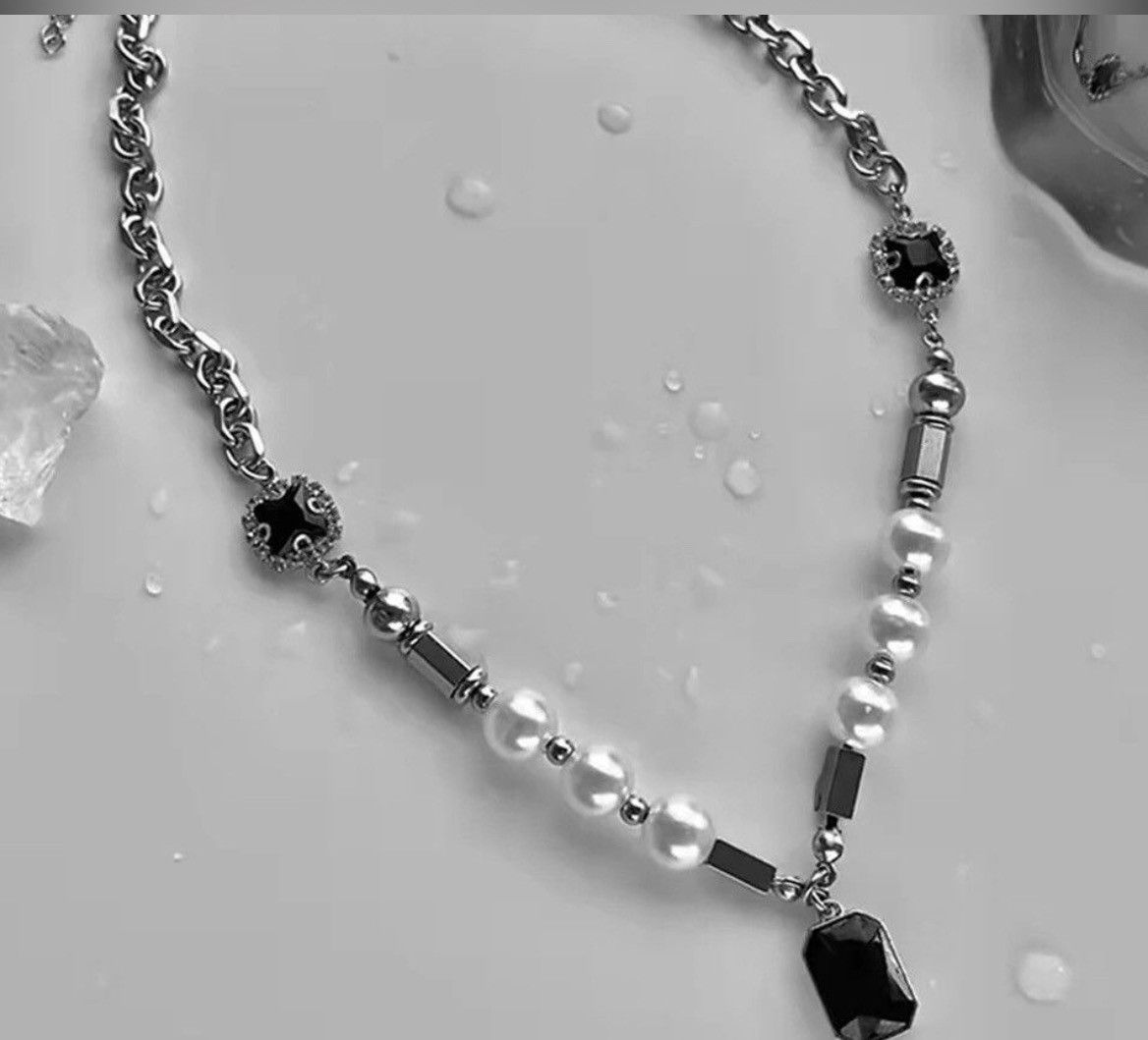 Other Black Geometric Stone Pendant Necklaces Size ONE SIZE - 5 Thumbnail