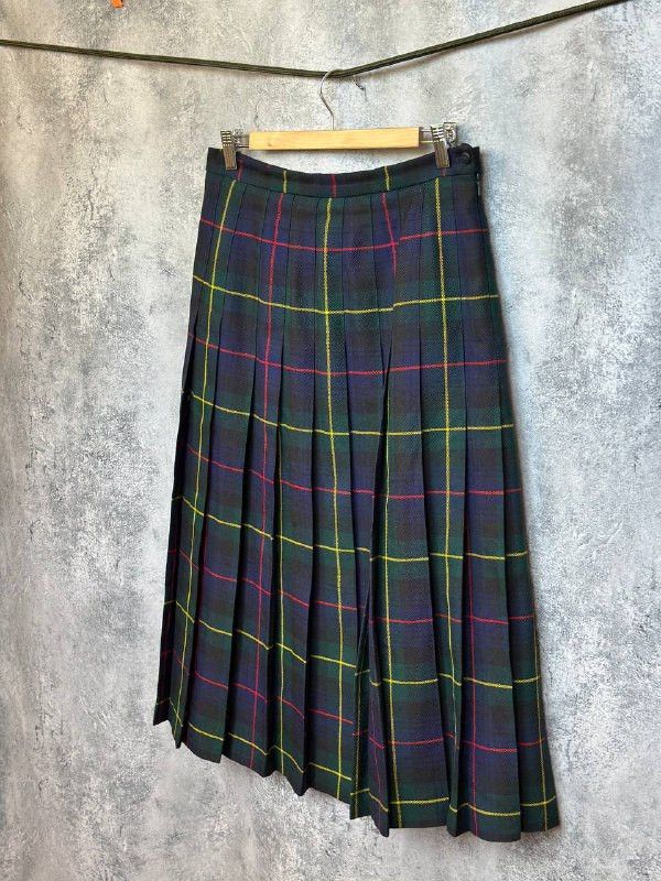 Pringle Of Scotland Pringle of Scotland Tartan Pleated Wool Skirt UK Vintage Size 30" / US 8 / IT 44 - 1 Thumbnail