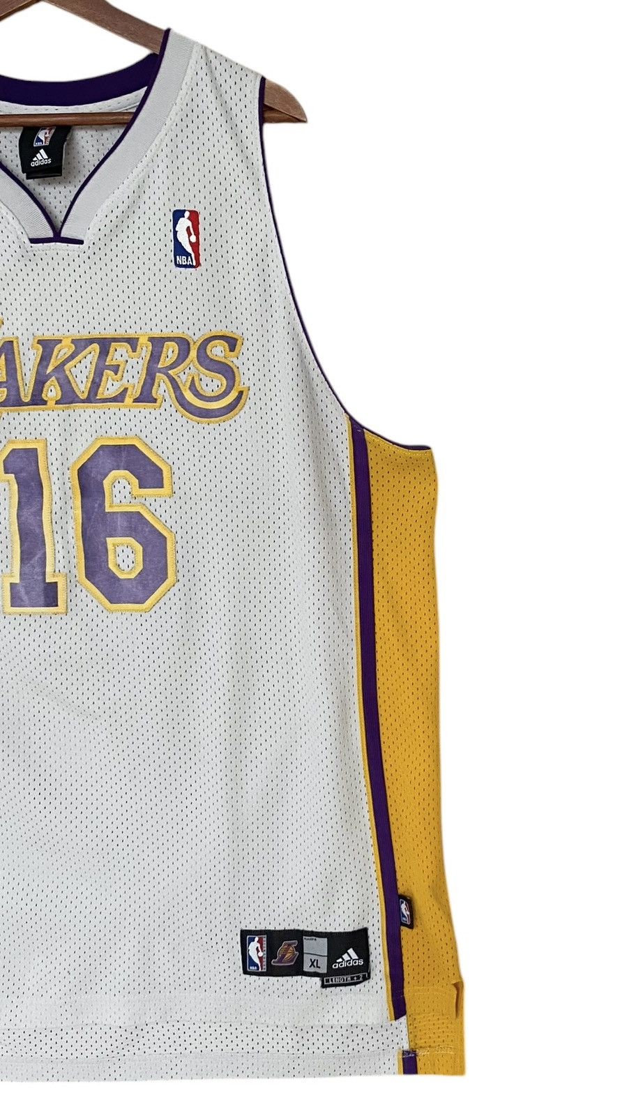 Adidas × NBA × Vintage Vintage Brand Adidas NBA Lakers Jersey 2000s Size US XL / EU 56 / 4 - 4 Thumbnail