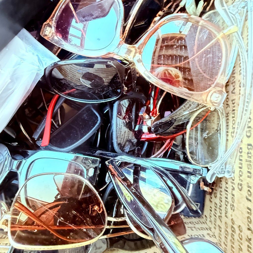 Other SUNGLASSES Lot Fifty (50) Pairs Name Brand Sunglasses Sunclo Size ONE SIZE - 4 Thumbnail