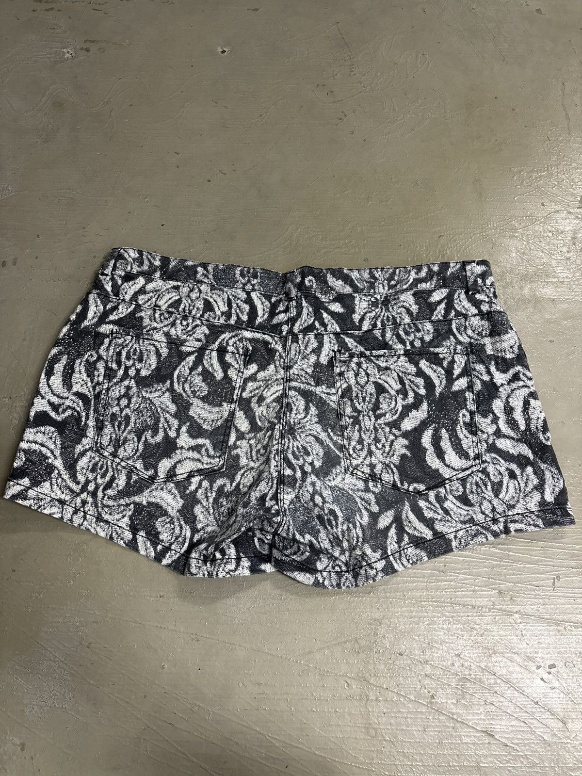 Hysteric Glamour Vintage Hysteric Glamour Floral Shorts H&M Size 34" / US 12 / IT 48 - 7 Thumbnail