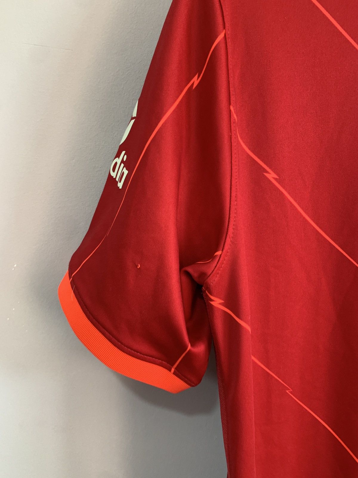 Nike Liverpool 2021 Home Football Shirt Nike Soccer Jersey Sz M Size US M / EU 48-50 / 2 - 14 Thumbnail
