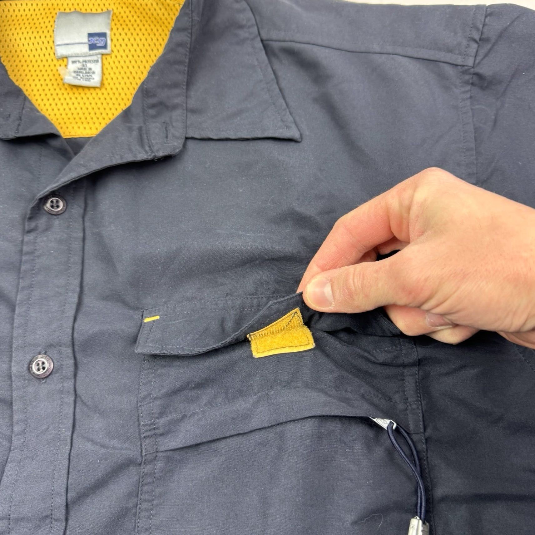 Vintage VINTAGE Xtreme Gear Button Up Shirt Men XL Blue Outdoor Short Sleeve Button-Up Collar Xtreme Gear Shirt Adults 80s 90s Punk Hipster Size US XL / EU 56 / 4 - 4 Thumbnail