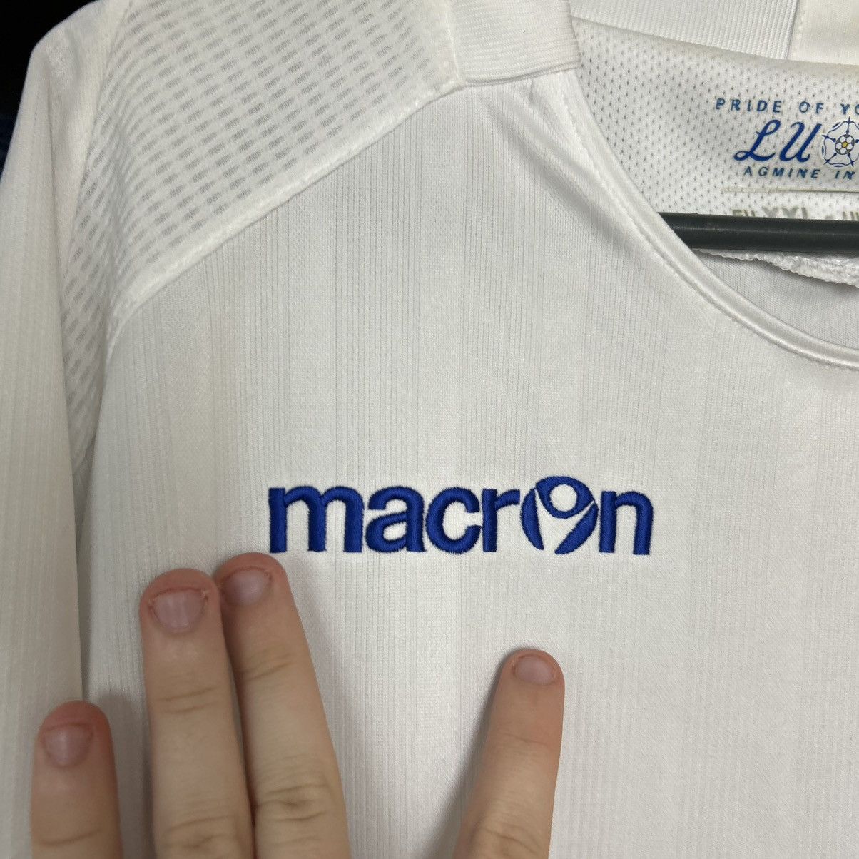 Macron Vintage Macron FC Leeds United home soccer jersey Size US XXL / EU 58 / 5 - 3 Thumbnail