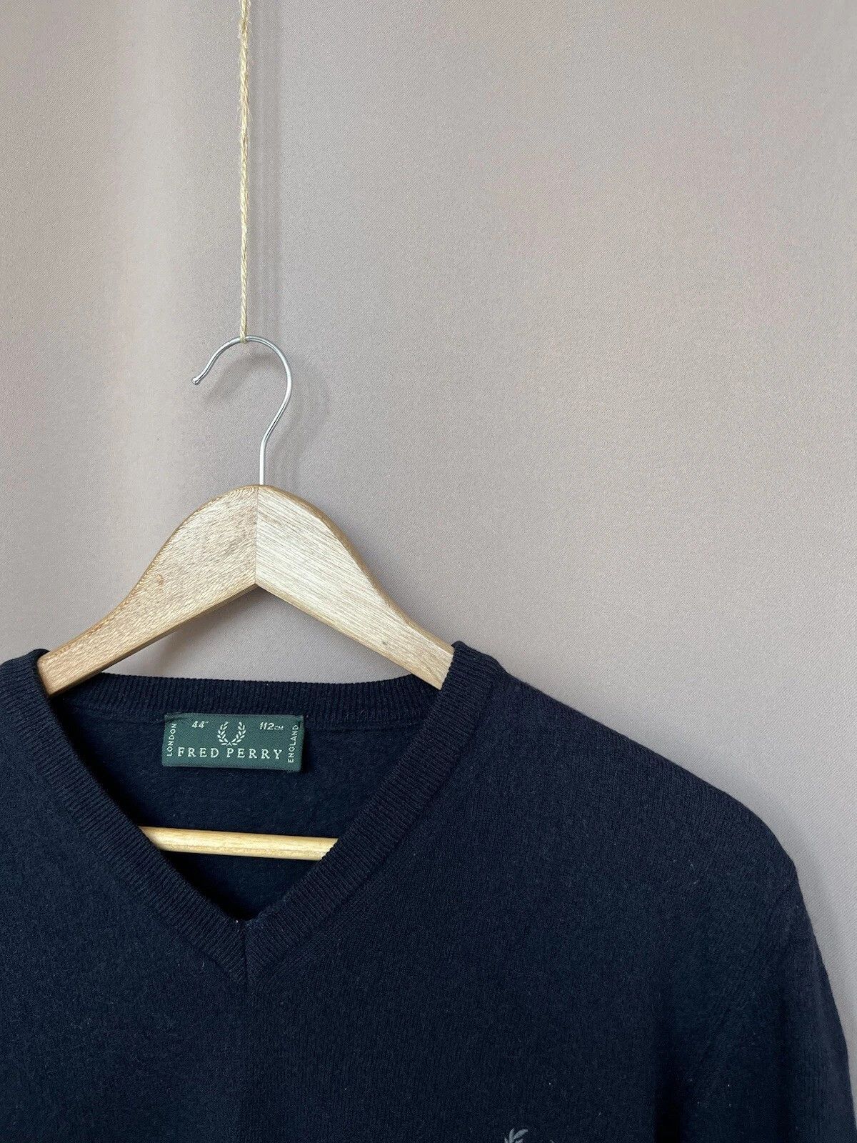 Fred Perry Fred Perry V-Neck Jumper Wool Sweater Mens Size 44 or M Size US M / EU 48-50 / 2 - 6 Thumbnail