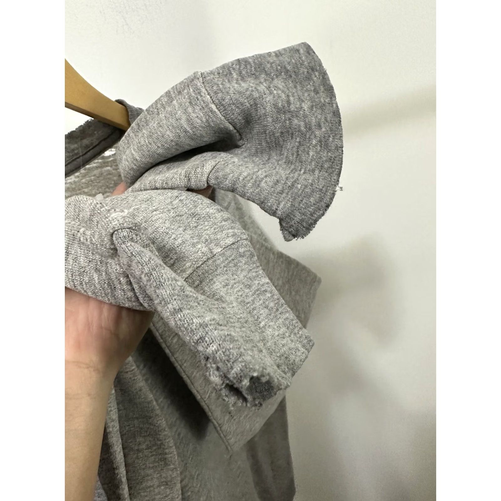 Fruit Of The Loom VTG FOTL Thrashed Distressed Cotton Pullover Sweatshirt M Gray Men Shirt Sweatshirt Grunge WORN DOWN PAPER THIN 90s (Fruit of the Loom) Size US M / EU 48-50 / 2 - 7 Thumbnail
