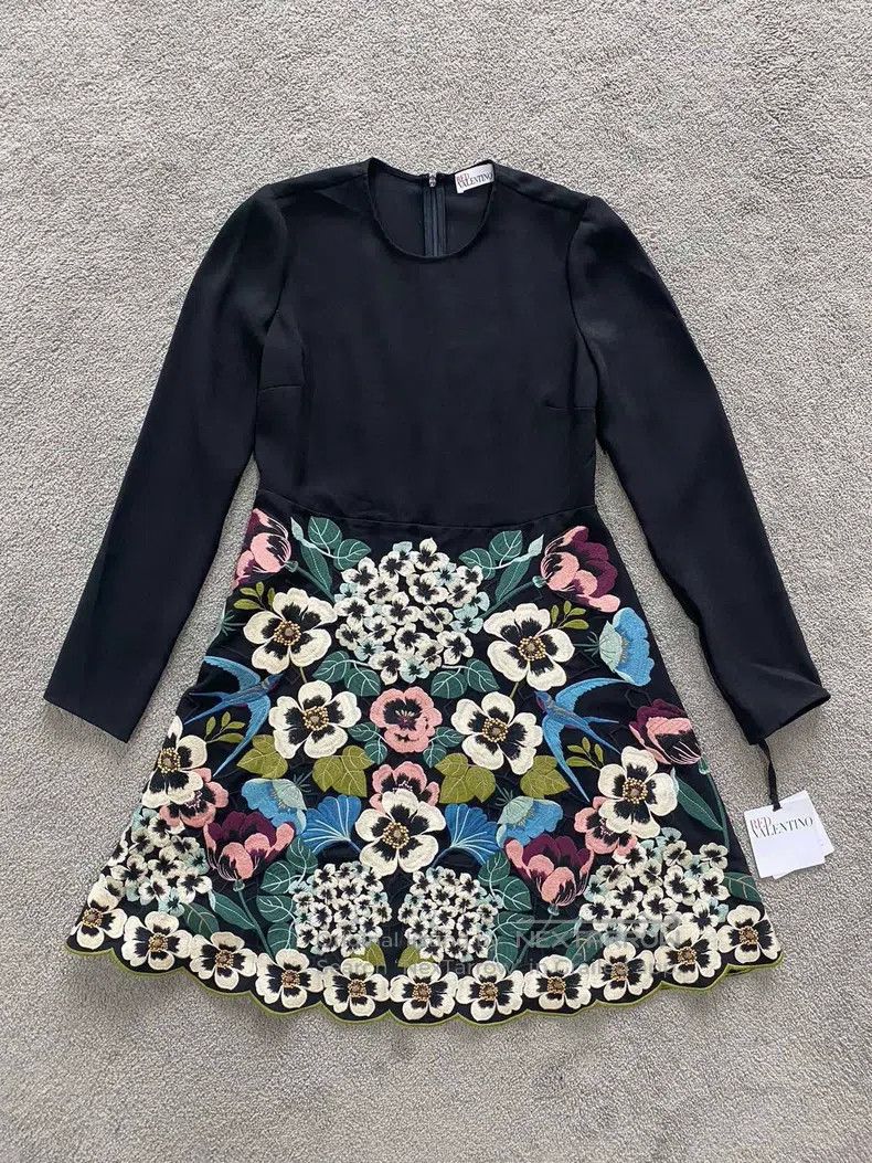 Valentino Valentino Handmade floral dress Size S / US 4 / IT 40 - 2 Thumbnail