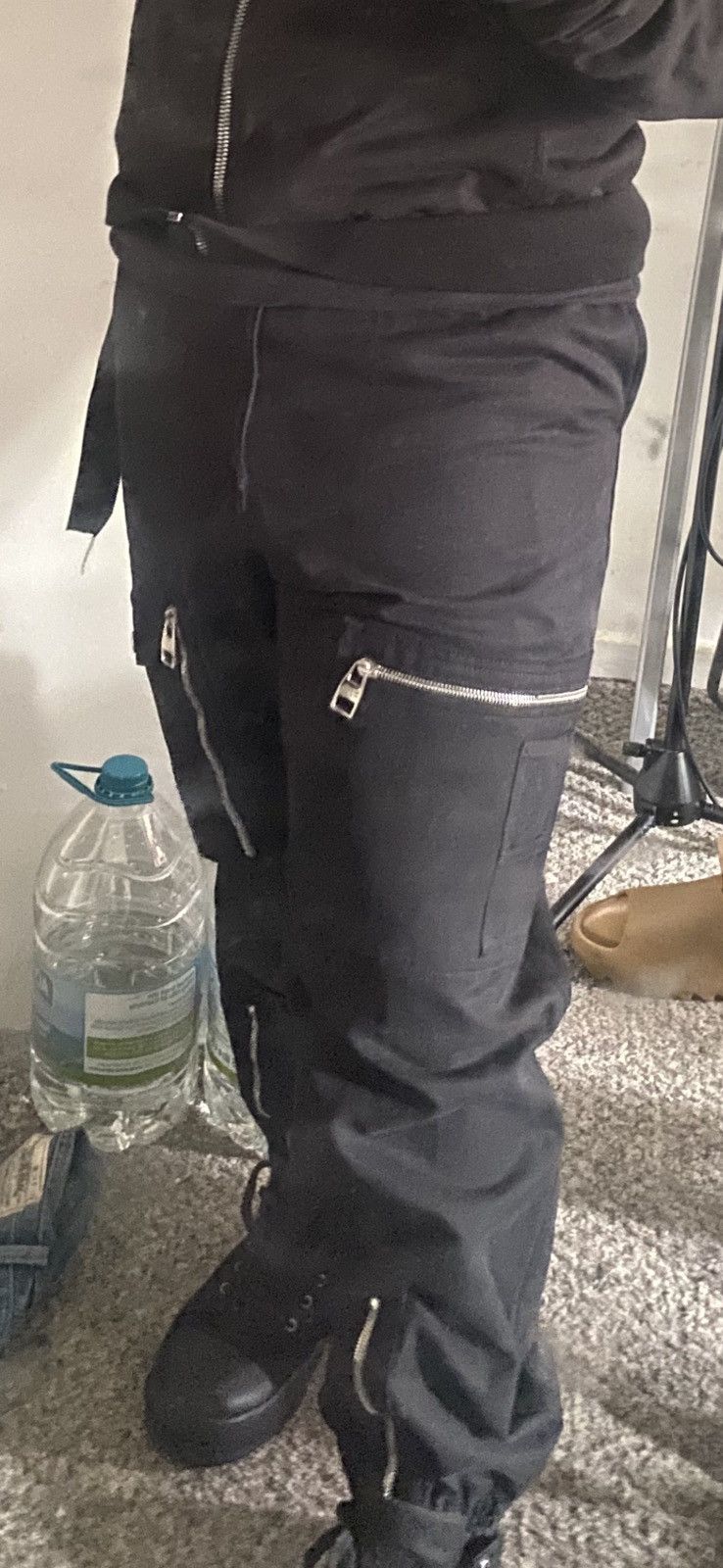 Alexander McQueen Alexander McQueen Zip-Detail Tapered Trousers Size 48 IT(32) Size US 32 / EU 48 - 1 Thumbnail