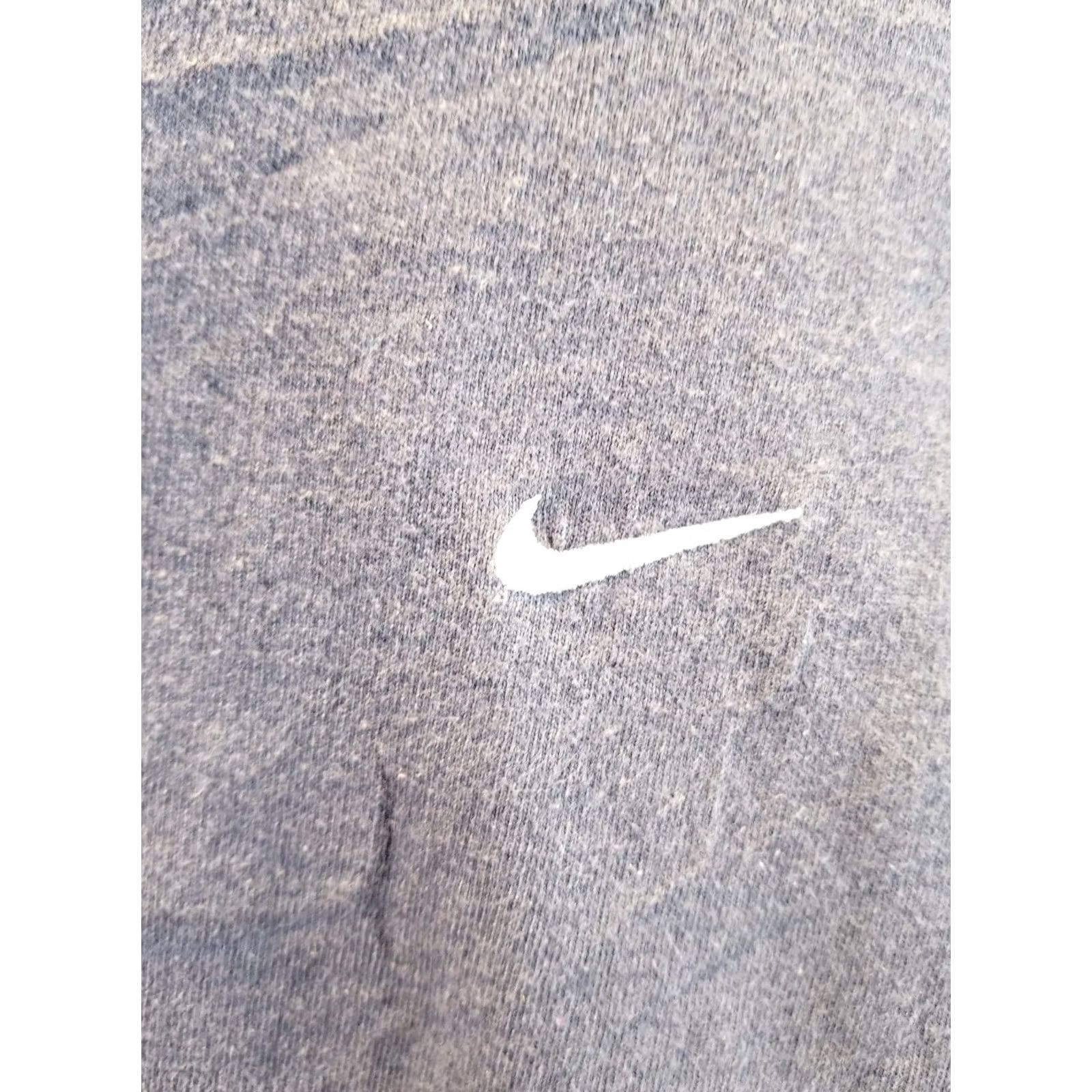 Nike VINTAGE Nike EMBROIDERY SMALL SWOOSH NAVY HEAVY COTTON T-SHIRT XL Men Shirt Short Sleeve Round Neck Cotton Jersey 90s Grunge USA Theme Size US XL / EU 56 / 4 - 2 Thumbnail