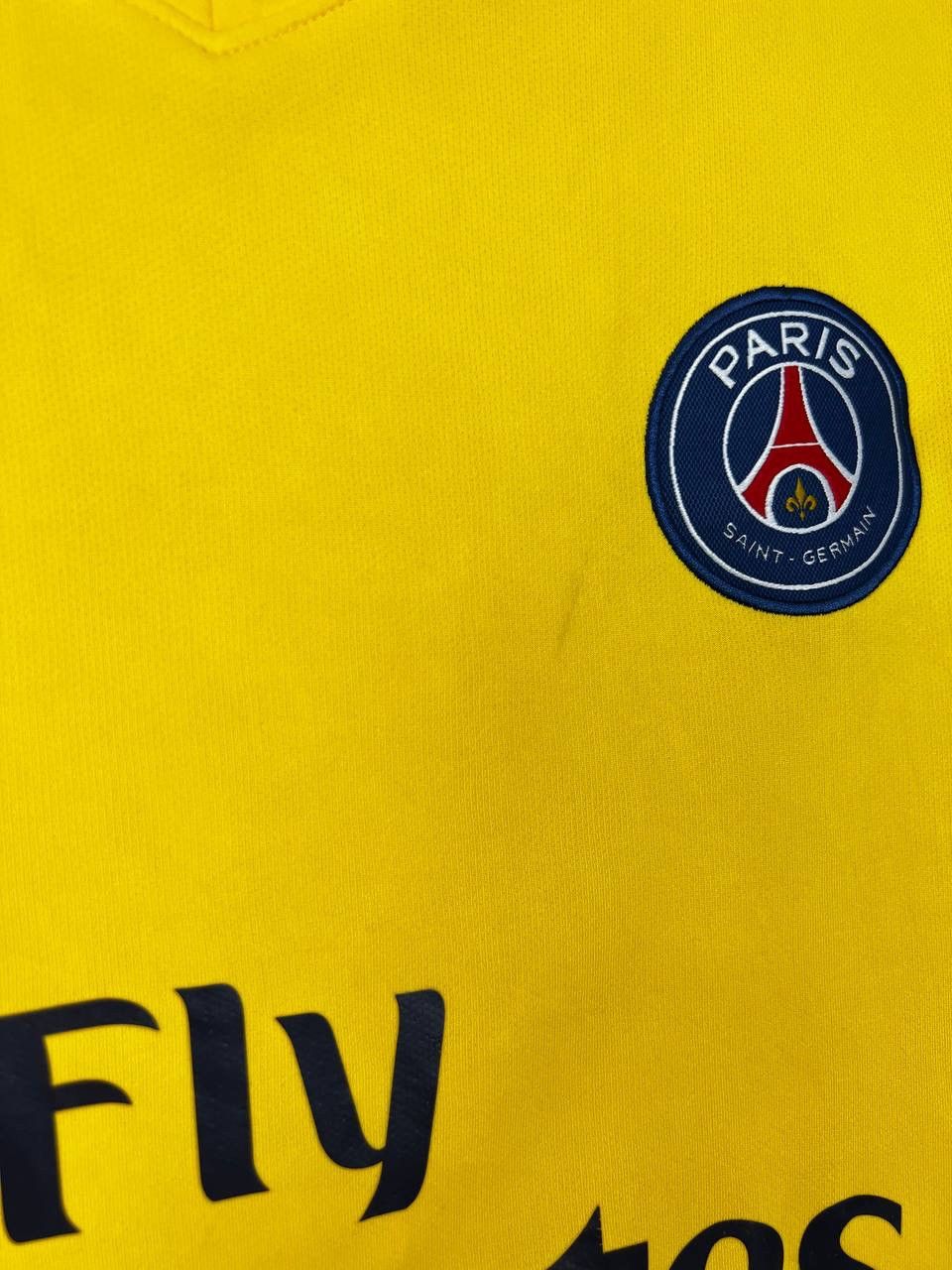 Vintage PSG Nike Neymar 10 REPLICA jersey vintage t-shirts size XL Size US XL / EU 56 / 4 - 6 Thumbnail
