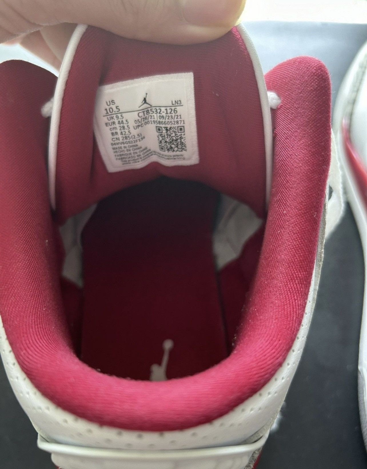 Jordan Brand Jordan 3 Retro Cardinal Red 2022 Size 10.5 Size US 10.5 / EU 43-44 - 6 Thumbnail