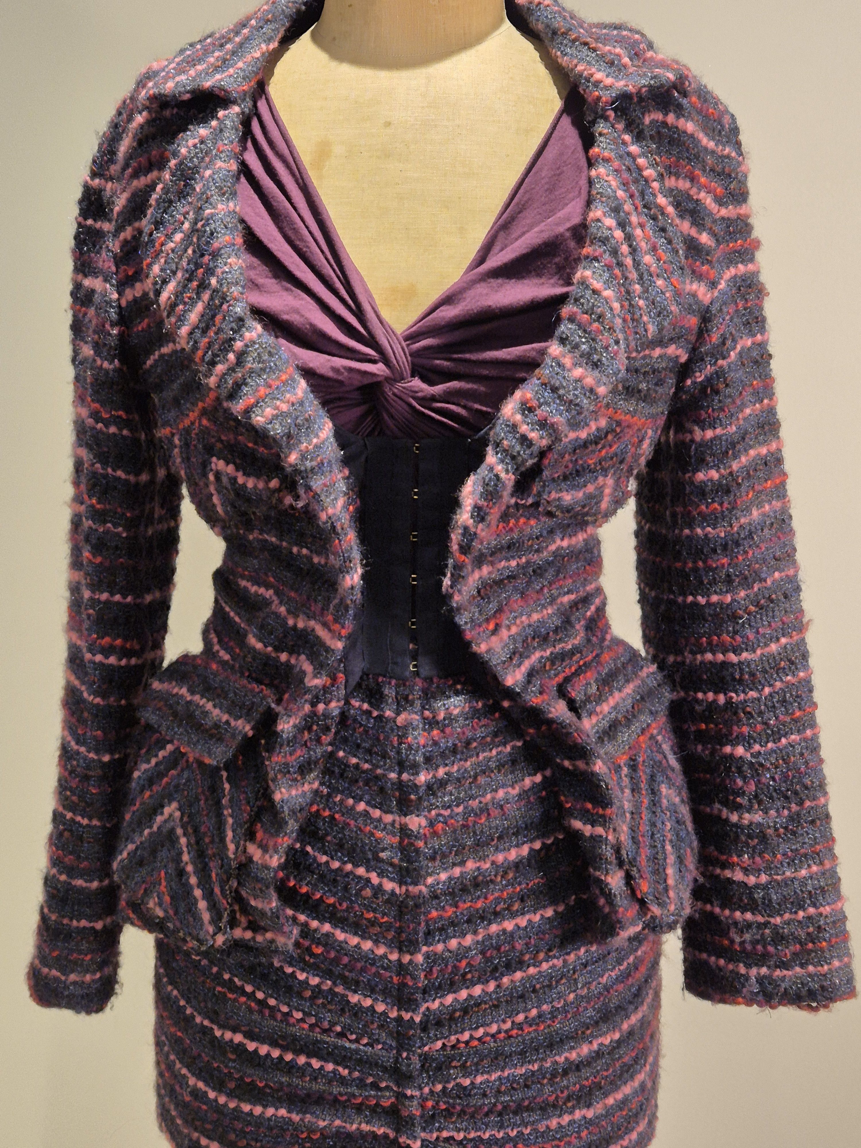 Nina Ricci Nina Ricci wool/silk boucle 2 piece suit Y2K Size XS / US 0-2 / IT 36-38 - 3 Thumbnail