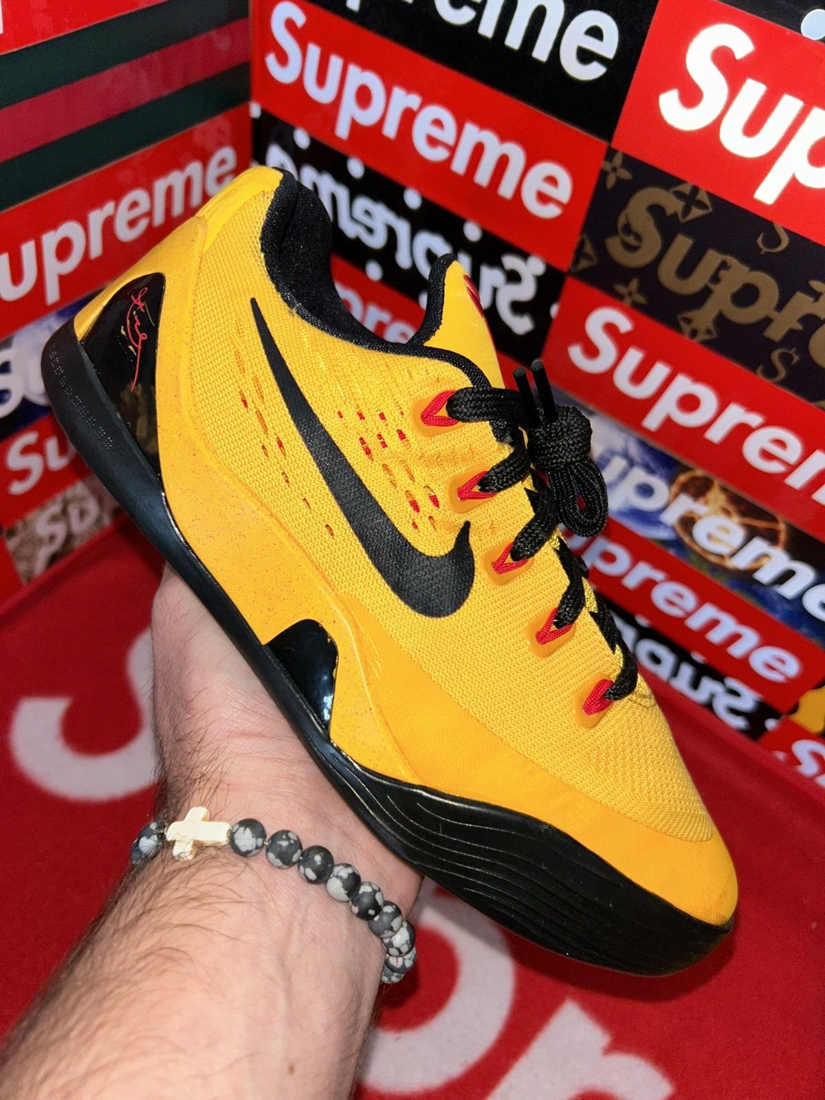 Nike Nike Kobe 9 EM GS 'Bruce Lee' 653593-700 size 4y VNDS Size US 5 / EU 37 - 8 Thumbnail