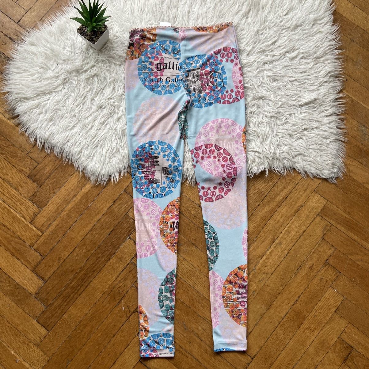 John Galliano 📌 NEW Crazy John Galliano Newspaper Leggins Size 27" / US 4 / IT 40 - 8 Thumbnail