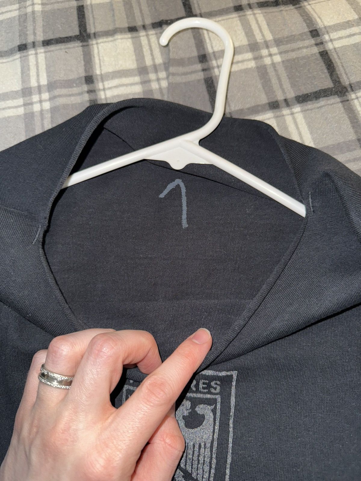 Designer × Yeezy Yeezy Vultures 1 Longsleeve Size US S / EU 44-46 / 1 - 3 Thumbnail