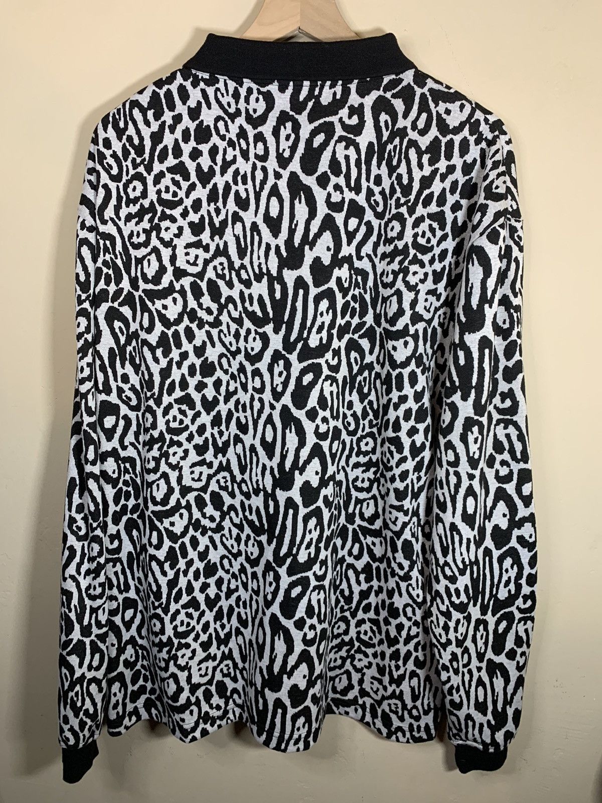 Designer × Pleasures *RARE* Pleasures Leopard Knit Henley Long Sleeve Sweater XL Size US XL / EU 56 / 4 - 3 Thumbnail