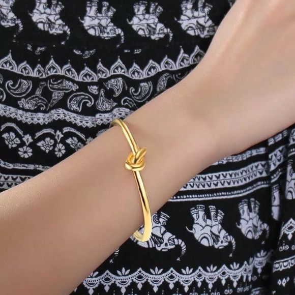 The Unbranded Brand Stainless steel trendy round bracelet Size ONE SIZE - 2 Thumbnail