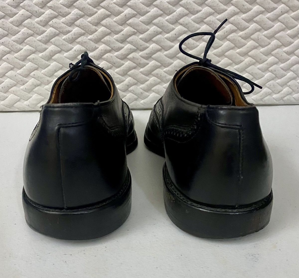 Allen Edmonds Allen Edmonds Chester 1903 Black Leather Wingtip Oxfords 9 E Size US 9 / EU 42 - 9 Thumbnail