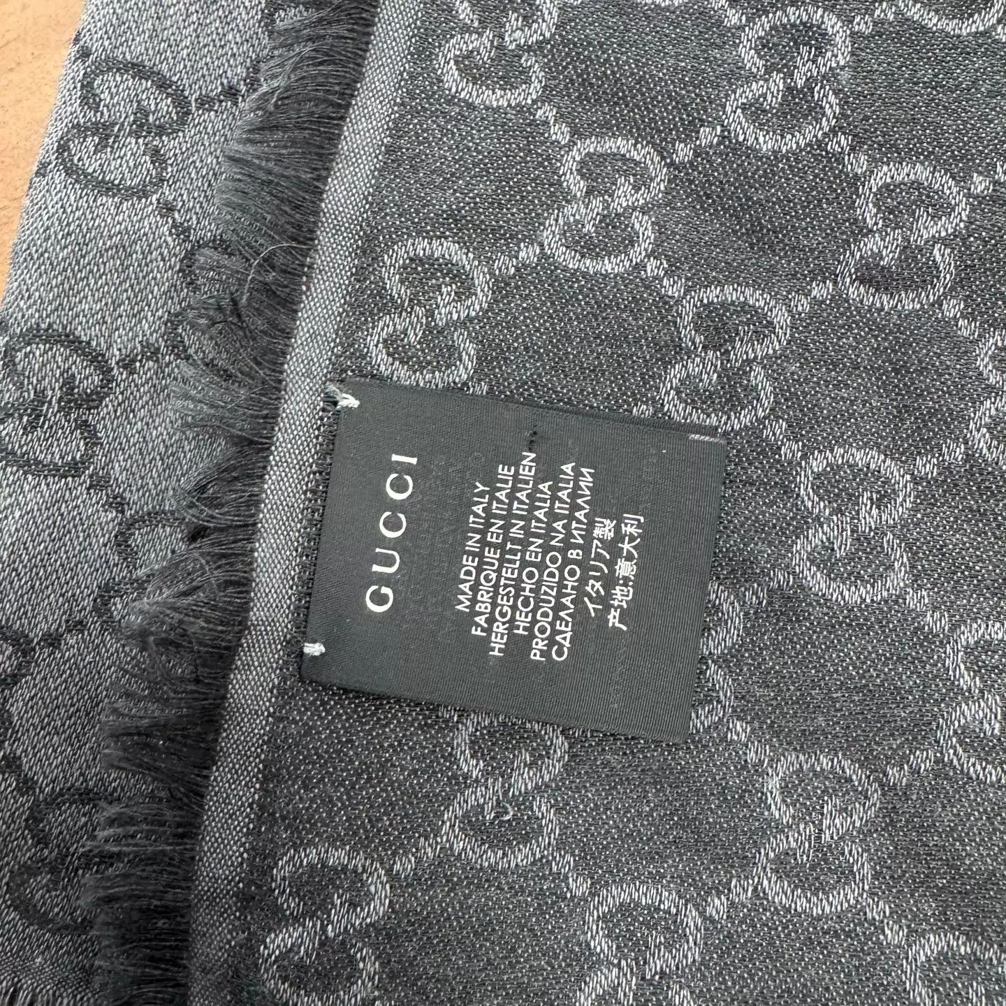 Gucci Gucci Black & Gray 140x140 Scarf Size ONE SIZE - 6 Thumbnail