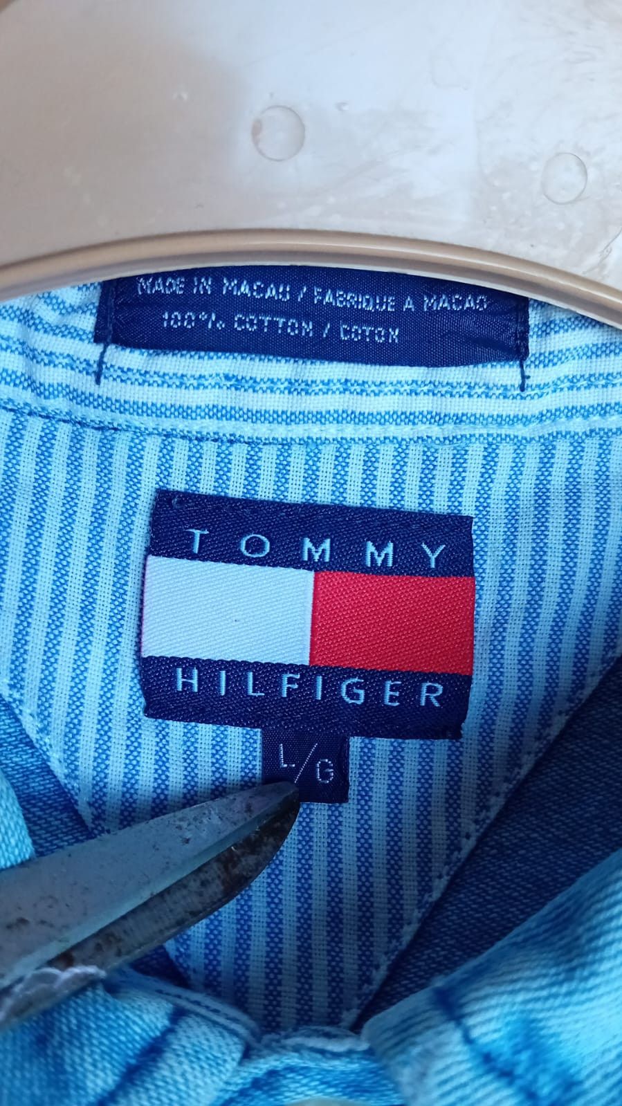 Tommy Hilfiger × Vintage Tommy Hilfiger Vintage Denim Shirt Big Back Spell Out sz L Size US L / EU 52-54 / 3 - 6 Thumbnail