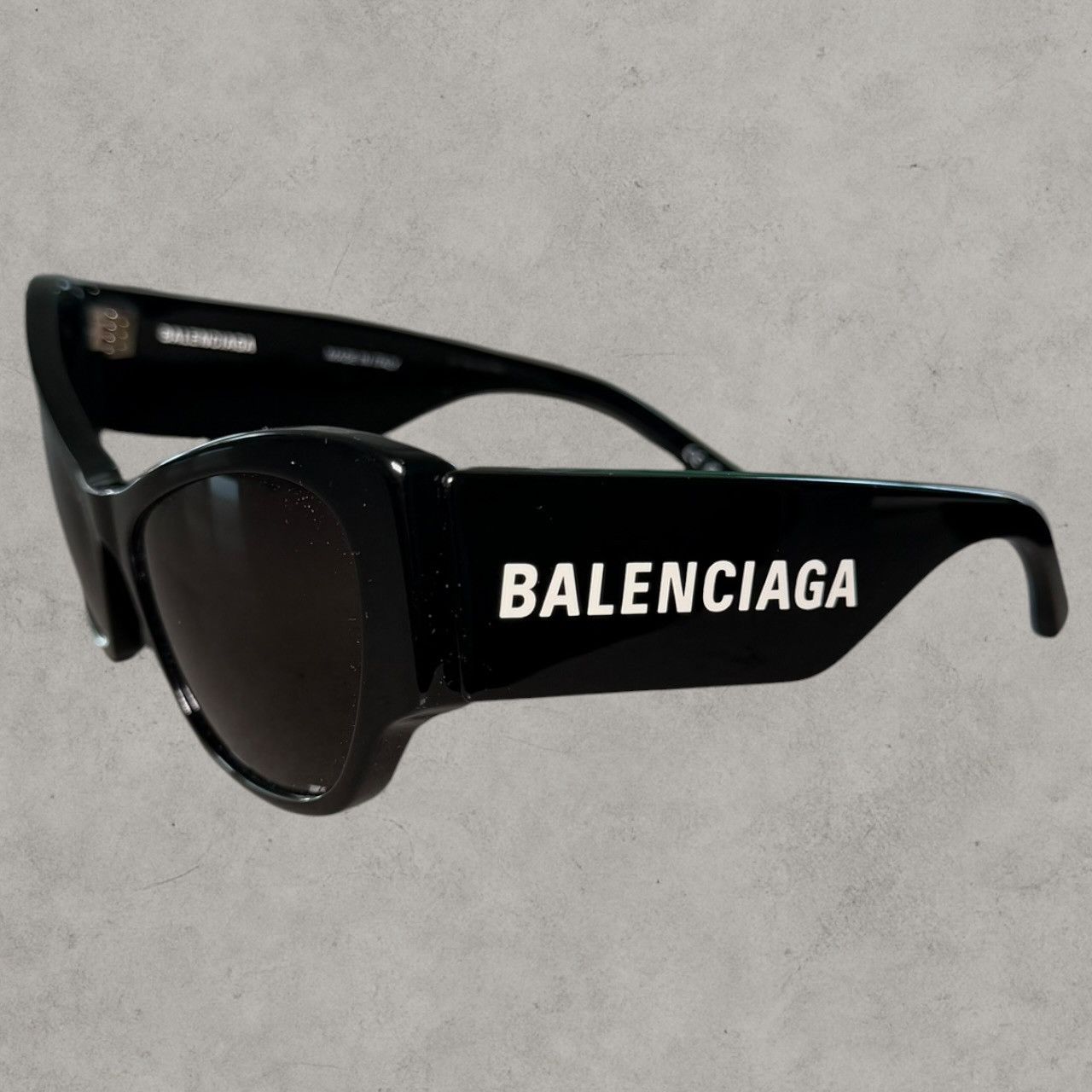 Balenciaga Balenciaga Cateye Logo Black Sunglasses Size ONE SIZE - 8 Thumbnail