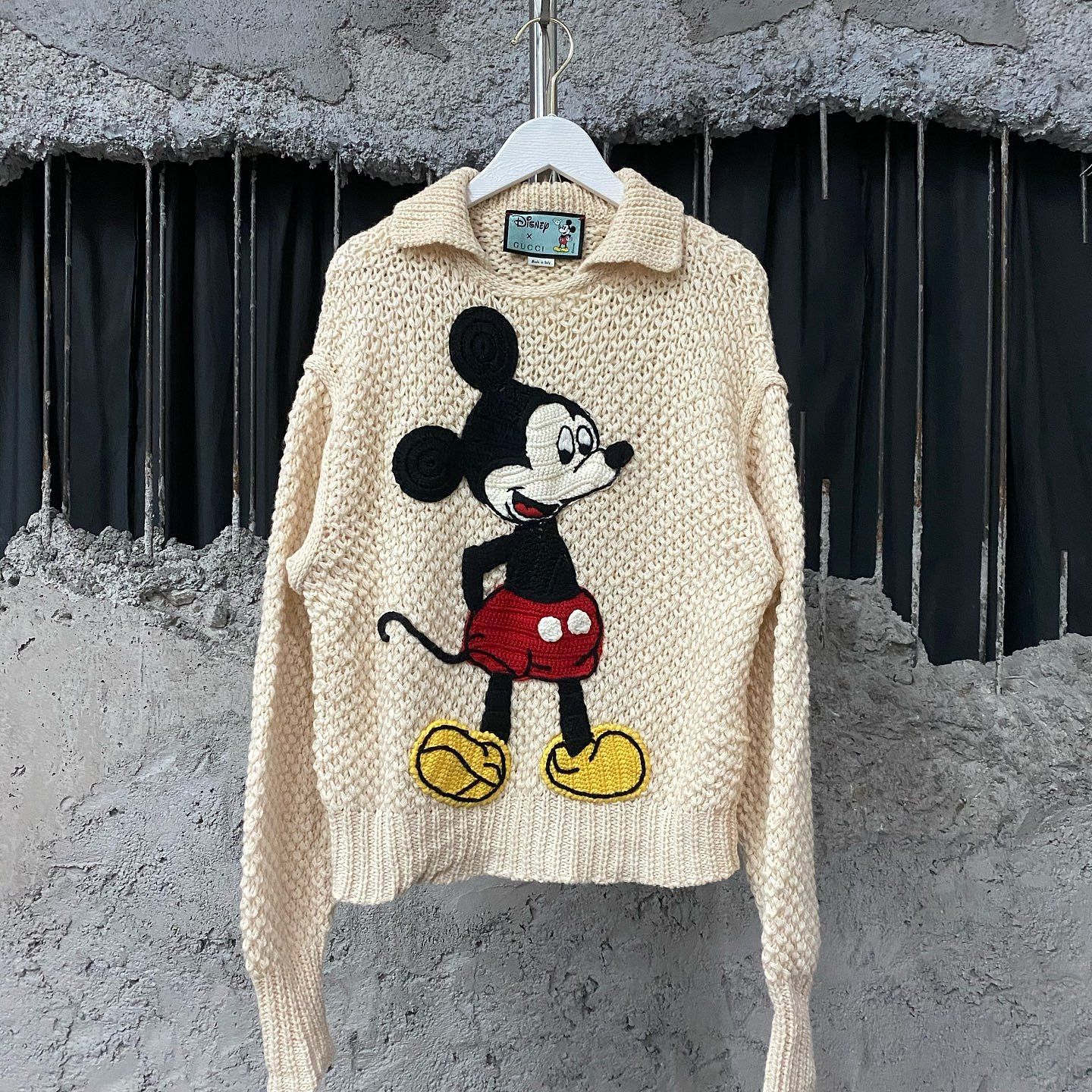 Gucci Gucci x Disney Mickey Mouse Knit Sweater Size XS Size XS / US 0-2 / IT 36-38 - 1 Thumbnail