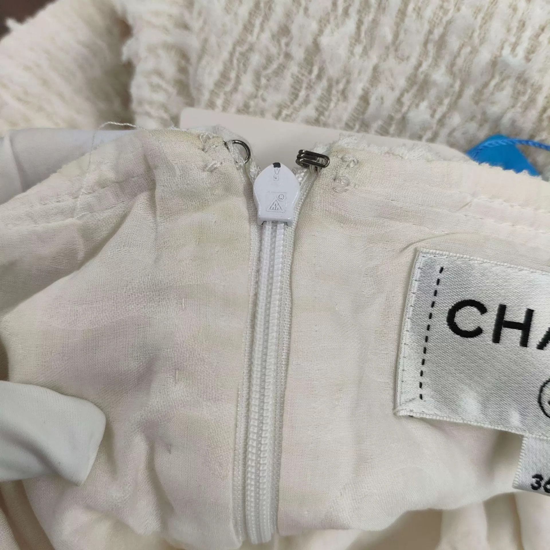 Chanel Chanel soft tweed white dress 36 Size XS / US 0-2 / IT 36-38 - 4 Thumbnail